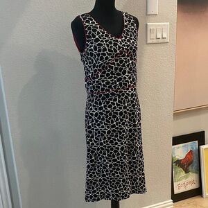 Sharon Young Chic Black and White Sleeveless Dress